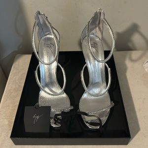 GIUSEPPE ZANOTTI METALIC SILVER HIGH HEELS
